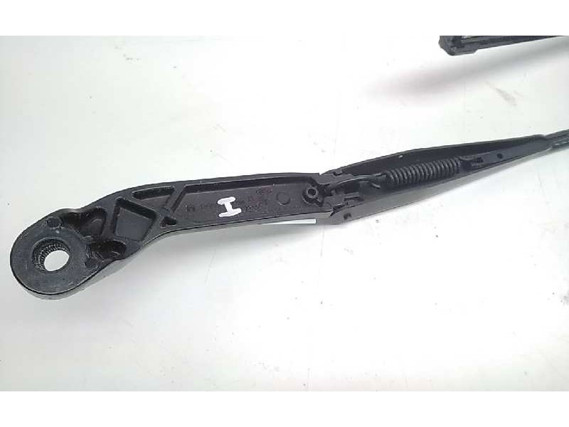 Recambio de brazo limpia delantero izquierdo para ford kuga (cbv) 2.0 tdci cat referencia OEM IAM 72336  