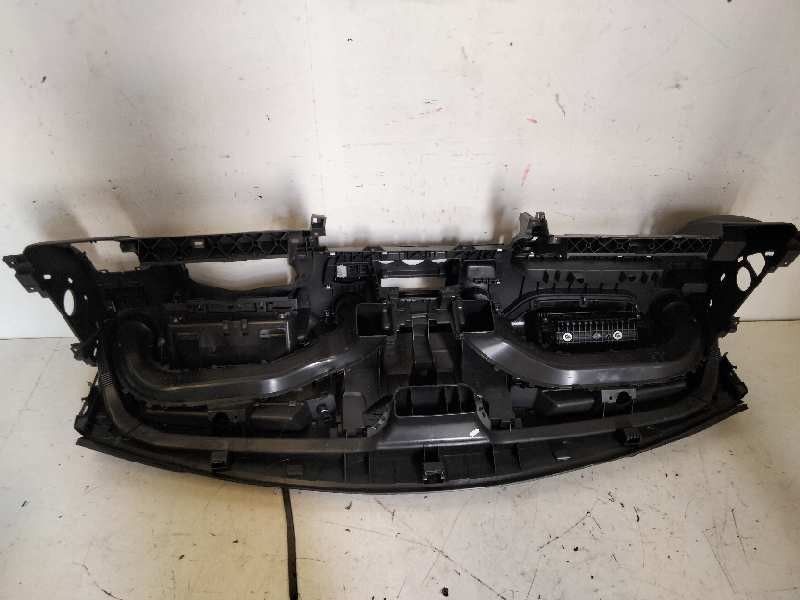 Recambio de salpicadero para nissan nv400 pritsche doppelkabine 2.3 dci diesel cat referencia OEM IAM   