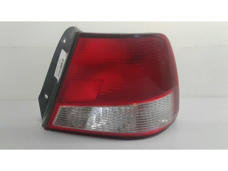 Recambio de piloto trasero derecho para hyundai accent (lc) gl 5p referencia OEM IAM 9240225220  