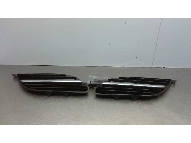 Recambio de rejilla delantera para nissan almera tino (v10m) acenta referencia OEM IAM   