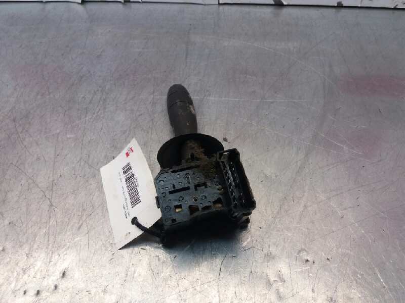 Recambio de mando limpia para opel vivaro furgón 2.9t corto referencia OEM IAM 7700312985  