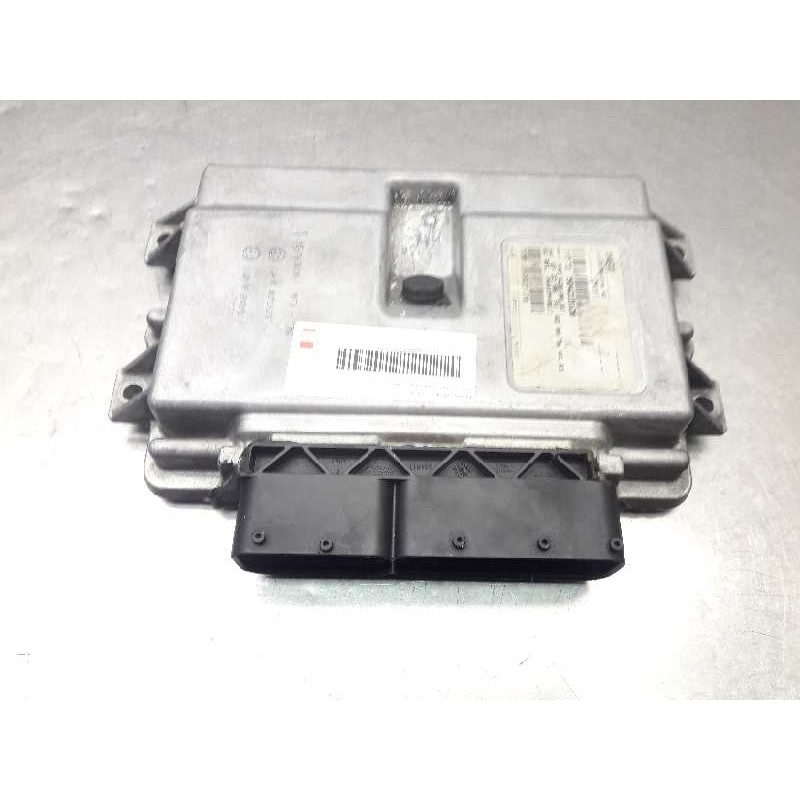 Recambio de centralita motor uce para iveco cursor at260s35y ps referencia OEM IAM 504215106 384 METATRON MF3 CNG