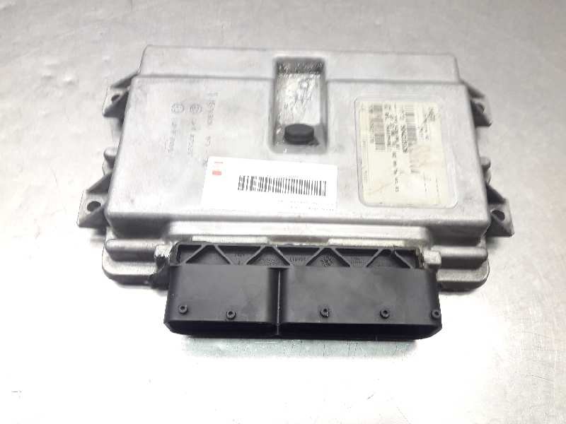 Recambio de centralita motor uce para iveco cursor at260s35y ps referencia OEM IAM 504215106 384 METATRON MF3 CNG