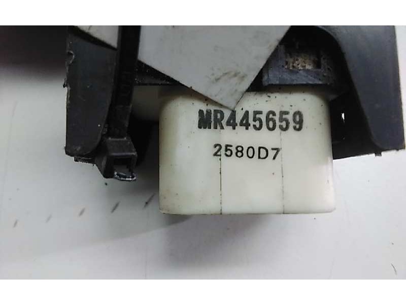 Recambio de mando elevalunas delantero derecho para mitsubishi montero (v60/v70) 3.2 di-d cat referencia OEM IAM MR444892  