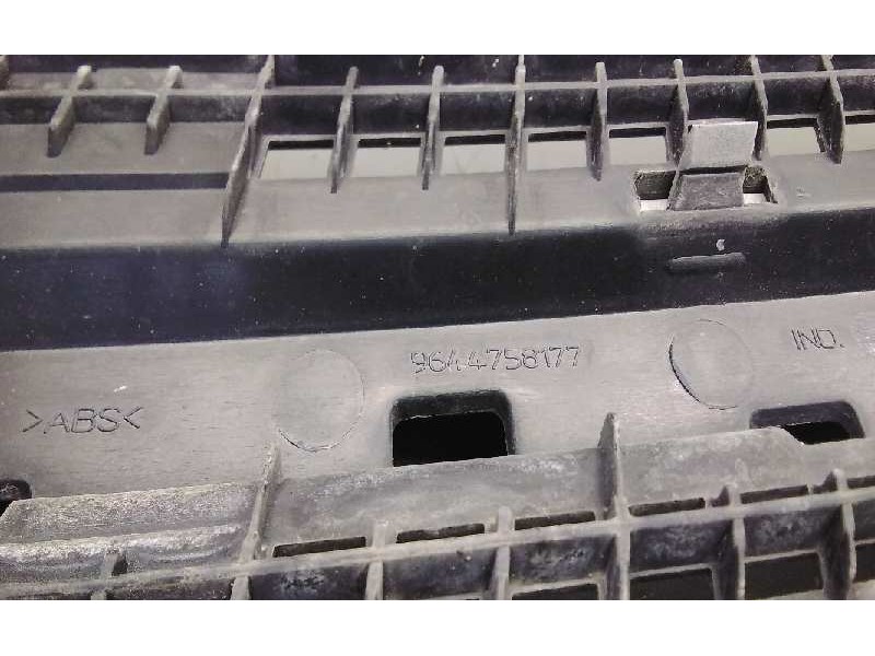 Recambio de rejilla delantera para citroen berlingo 1.9 d sx familiar referencia OEM IAM 9644758177  