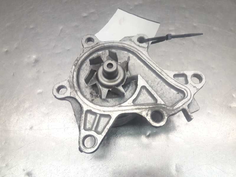 Recambio de bomba agua para toyota yaris 1.4 turbodiesel cat referencia OEM IAM  1NDVT 
