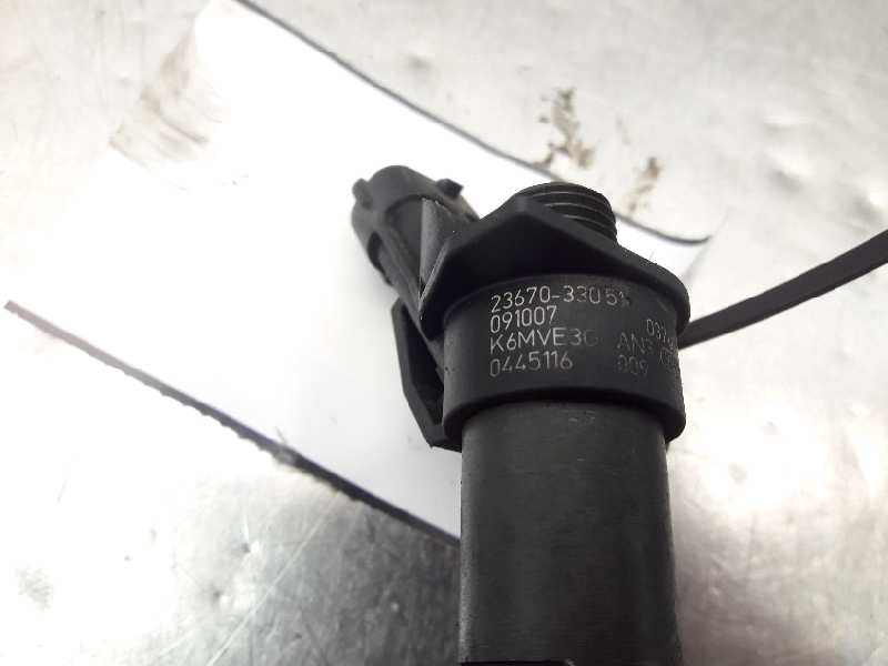 Recambio de inyector para toyota yaris 1.4 turbodiesel cat referencia OEM IAM 23670-33051 1NDVT 
