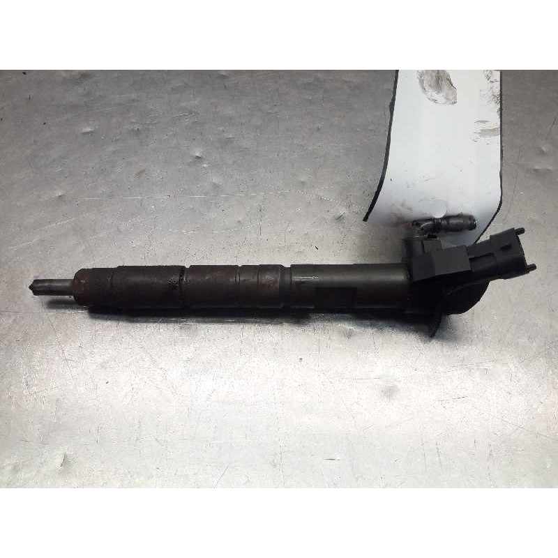 Recambio de inyector para toyota yaris 1.4 turbodiesel cat referencia OEM IAM 23670-33051 1NDVT 