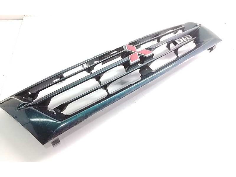 Recambio de rejilla delantera para mitsubishi montero (v60/v70) 3.2 di-d cat referencia OEM IAM MR387981  