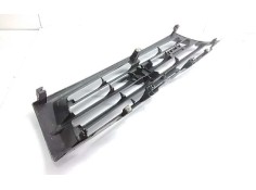 Recambio de rejilla delantera para mitsubishi montero (v60/v70) 3.2 di-d cat referencia OEM IAM MR387981   2