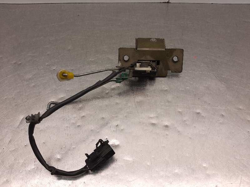 Recambio de cerradura maletero / porton para nissan primera berlina (p11) básico referencia OEM IAM   