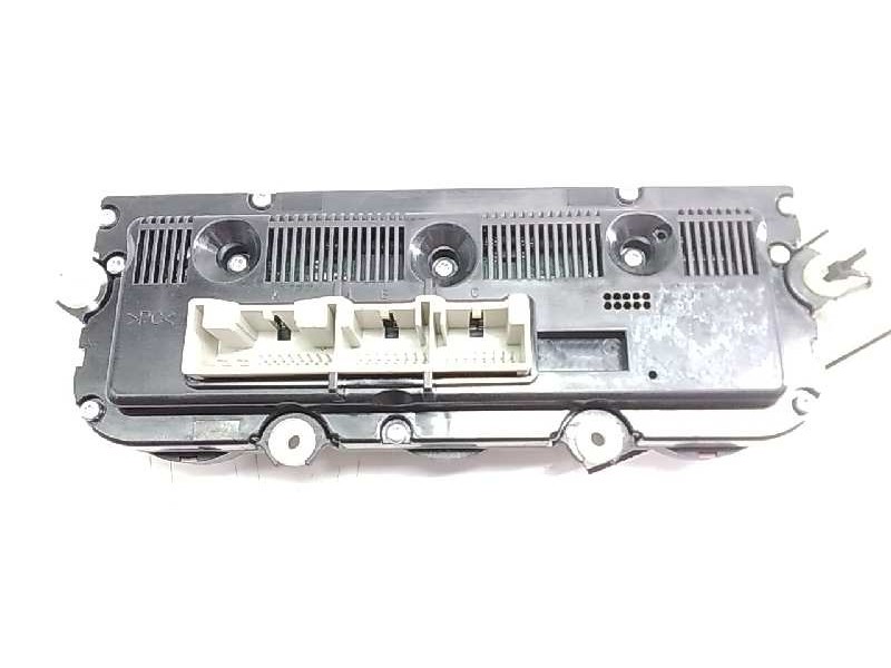 Recambio de mando climatizador para volkswagen passat berlina (3c2) highline referencia OEM IAM 74677581  