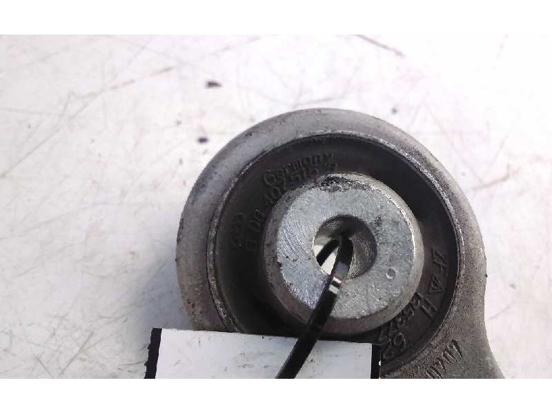 Recambio de brazo suspension superior delantero derecho para audi a4 avant (8e) 2.0 tdi referencia OEM IAM 8D0407515B  