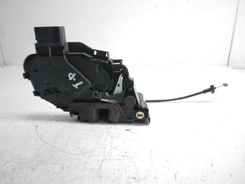 Recambio de cerradura puerta trasera derecha para ford kuga (cbv) 2.0 tdci cat referencia OEM IAM 8V4AS26412EA  