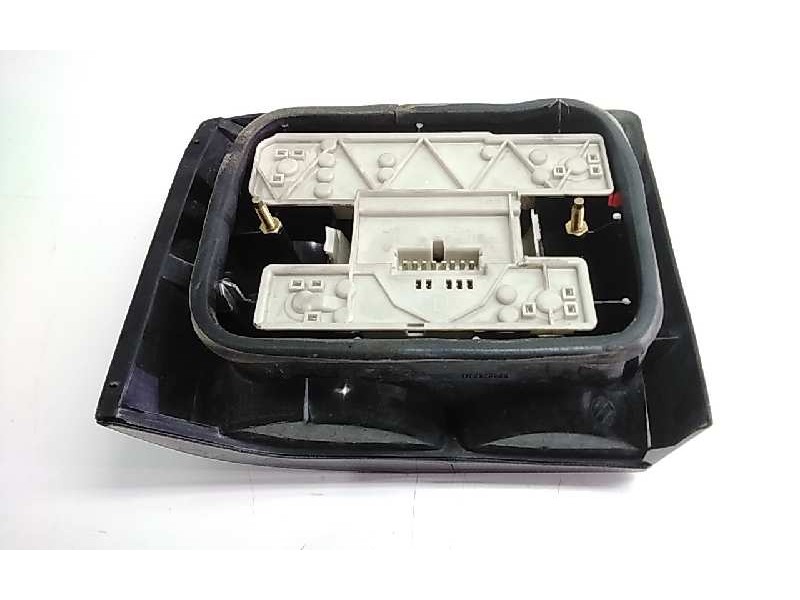 Recambio de piloto trasero derecho para renault 19 hatchback (b/c53) europa referencia OEM IAM 770787011  