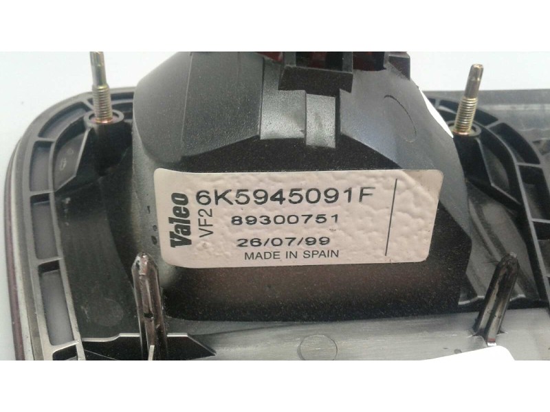 Recambio de piloto trasero izquierdo porton para seat cordoba berlina (6k2) sport referencia OEM IAM   