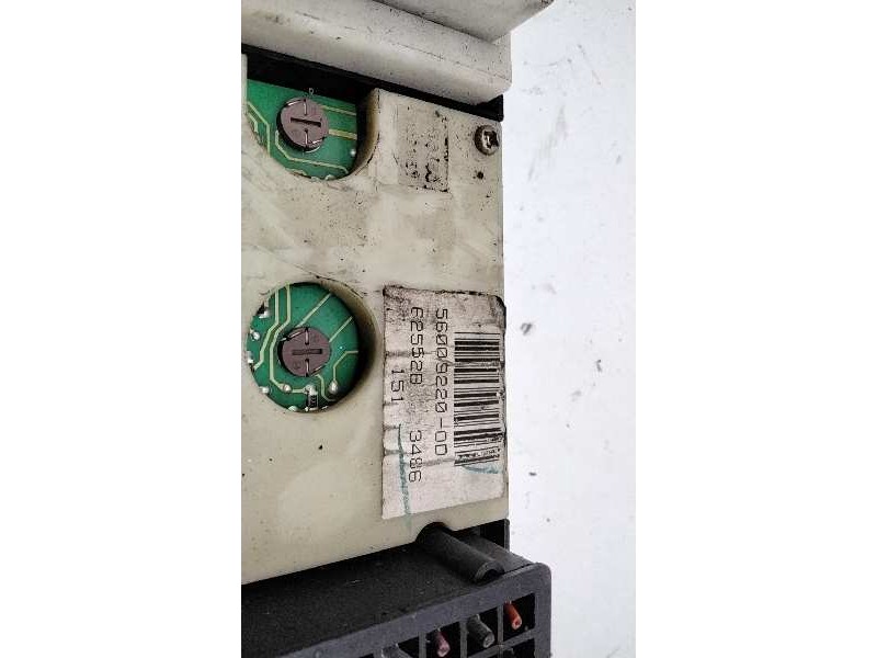 Recambio de mando climatizador para chrysler jeep gr.cherokee (zj)/(z) 2.5 turbodiesel referencia OEM IAM 5600922000  115209