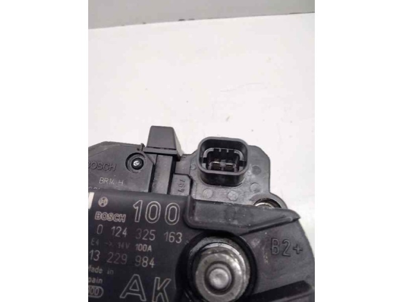 Recambio de alternador para opel astra gtc 1.6 16v cat referencia OEM IAM 0124325163 13 229 984 