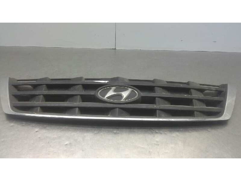 Recambio de rejilla delantera para hyundai accent (lc) crdi gl referencia OEM IAM 865601A000  