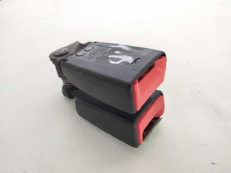 Recambio de enganche cinturon trasero derecho para ford kuga (cbv) 2.0 tdci cat referencia OEM IAM   