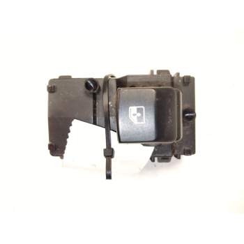 MANDO ELEVALUNAS DELANTERO DERECHO 93575J7000 