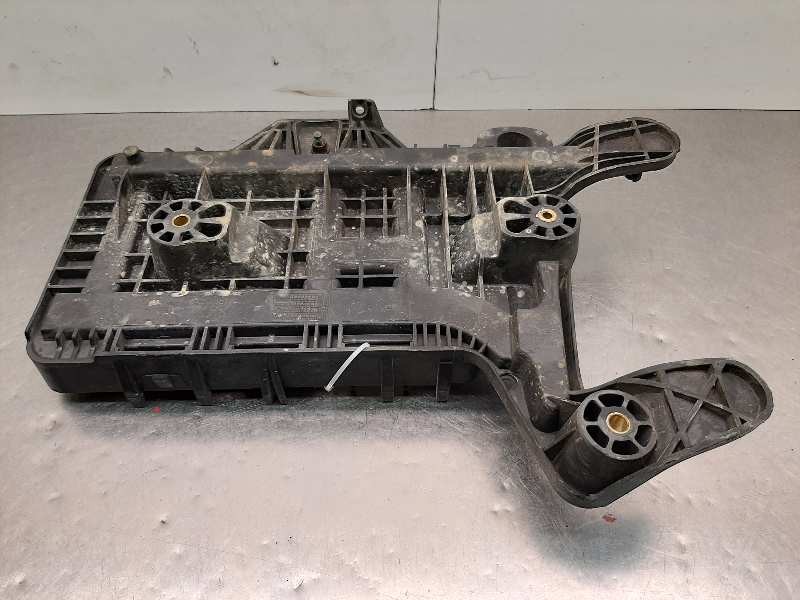 Recambio de soporte de bateria para seat altea (5p1) select referencia OEM IAM 1K0915333C  