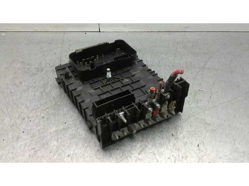 Recambio de caja fusibles para audi a3 sportback (8p) 1.6 attraction referencia OEM IAM 8P0937548A  