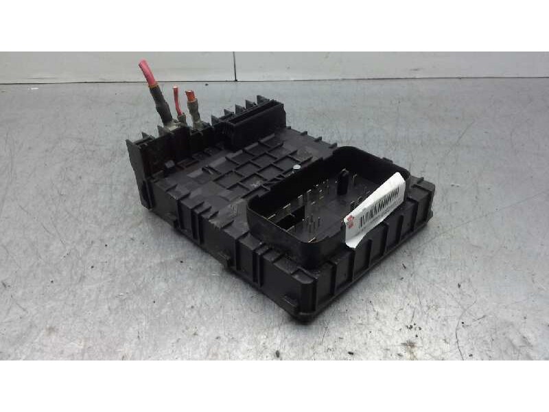 Recambio de caja fusibles para audi a3 sportback (8p) 1.6 attraction referencia OEM IAM 8P0937548A  