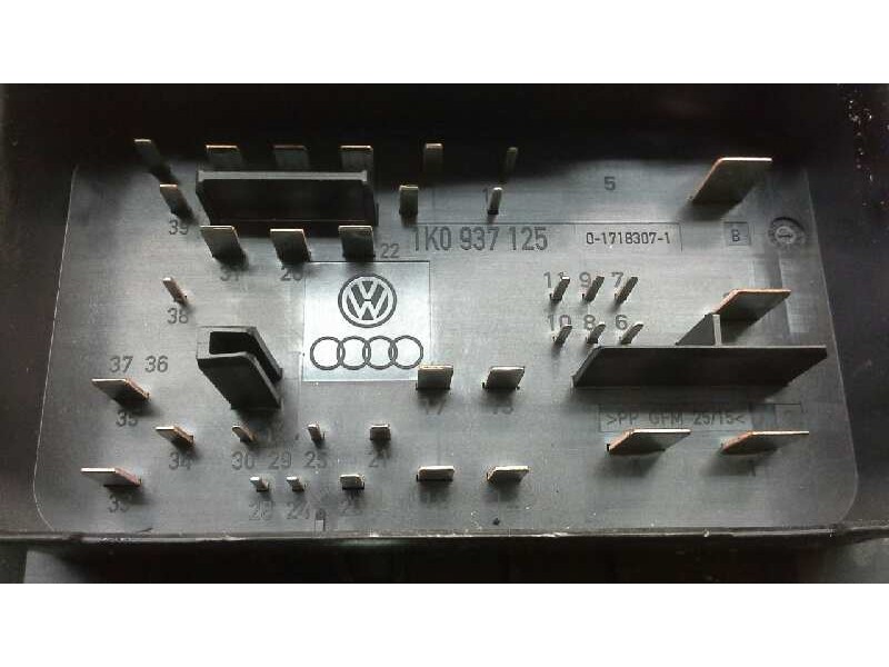 Recambio de caja fusibles para audi a3 sportback (8p) 1.6 attraction referencia OEM IAM 8P0937548A  
