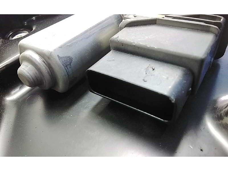 Recambio de elevalunas trasero derecho para seat leon (1p1) reference referencia OEM IAM 1K0959704N  