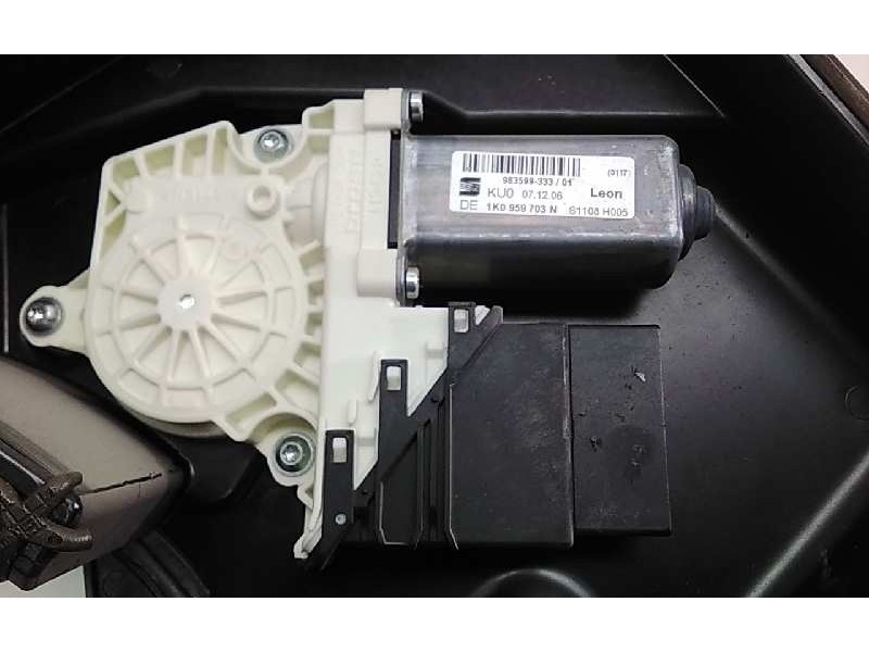 Recambio de elevalunas trasero izquierdo para seat leon (1p1) reference referencia OEM IAM 1K0959703N  
