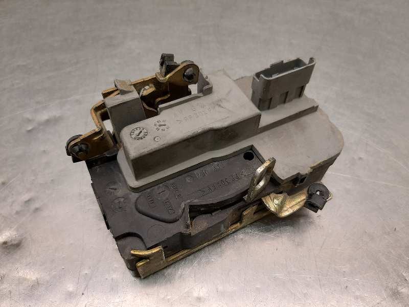 Recambio de cerradura puerta delantera derecha para peugeot 206 berlina xt referencia OEM IAM 9136J1  