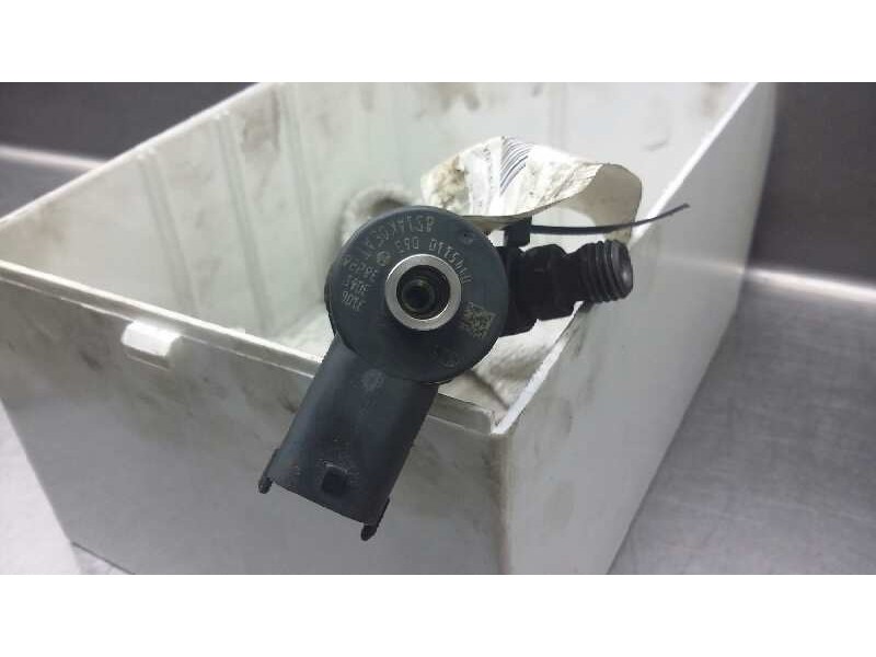 Recambio de inyector para fiat punto berlina (188) 1.3 jtd 70 multijet active referencia OEM IAM 0445110083  
