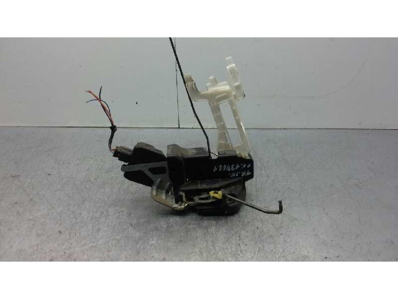 Recambio de cerradura puerta trasera izquierda para hyundai santa fe (sm) 2.0 gls crdi referencia OEM IAM 8141026000  