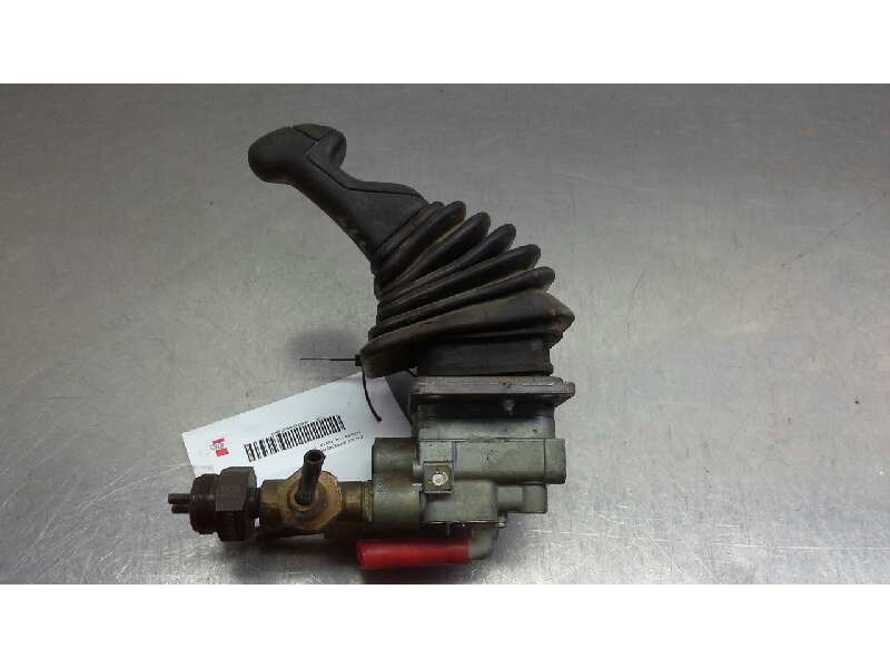 Recambio de palanca freno de mano para scania 114l 4x2 ui referencia OEM IAM   116058