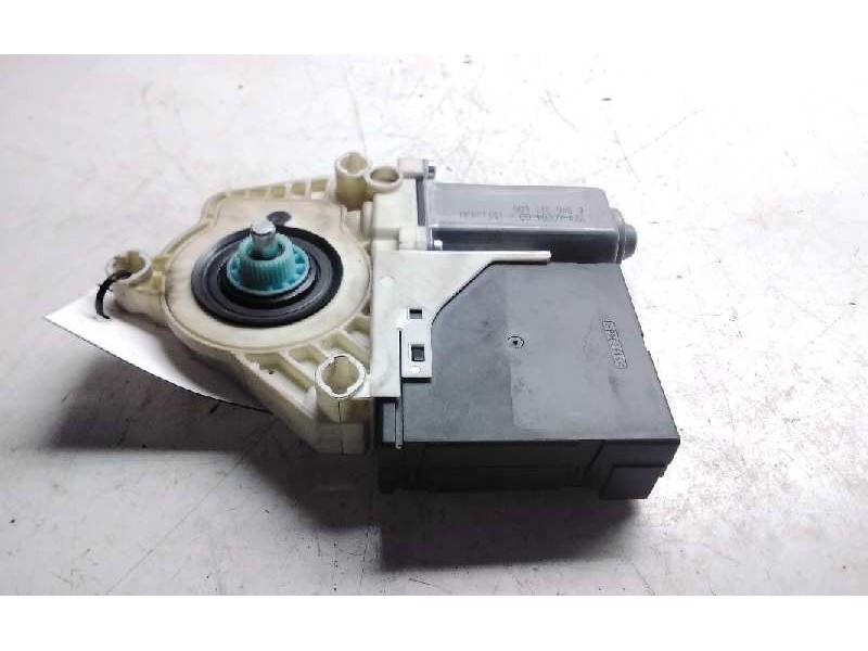 Recambio de motor cierre centralizado delantero derecho para seat leon (1p1) reference referencia OEM IAM 1T0959702AF  