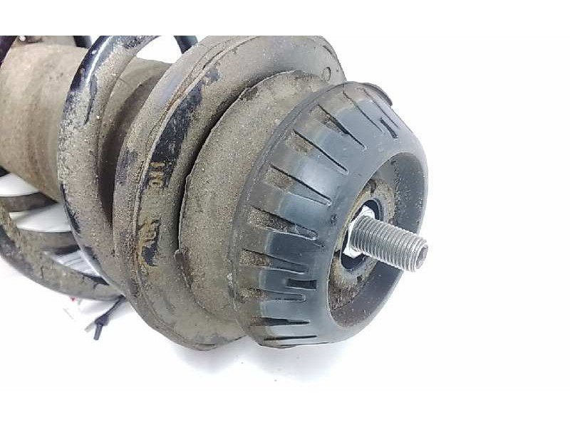 Recambio de amortiguador delantero derecho para toyota yaris active referencia OEM IAM 485100D170  