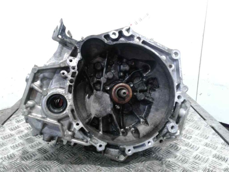 Recambio de caja cambios para toyota yaris active referencia OEM IAM C8704041  