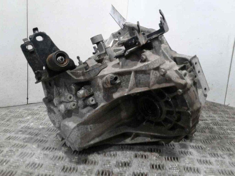 Recambio de caja cambios para toyota yaris active referencia OEM IAM C8704041  