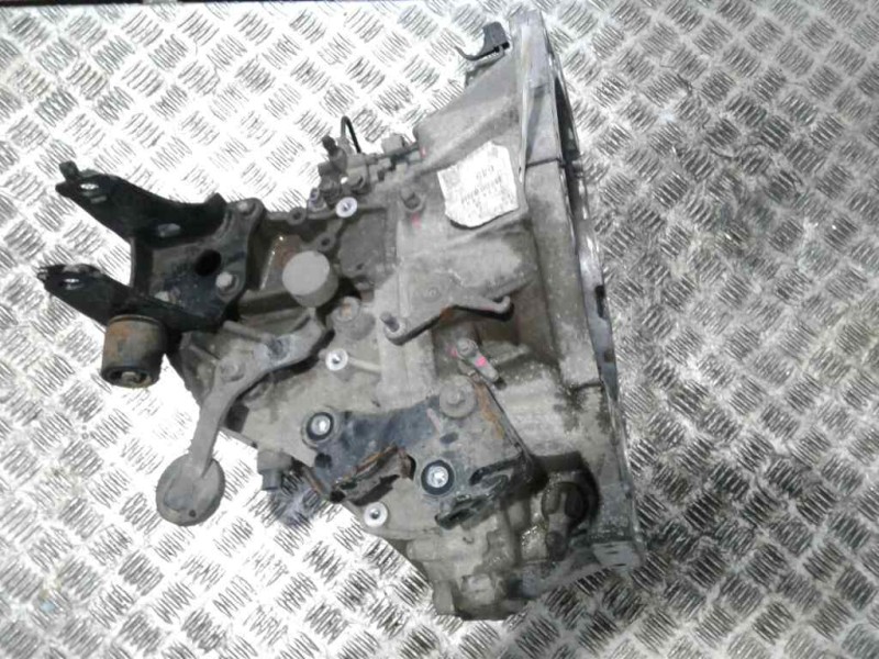 Recambio de caja cambios para toyota yaris active referencia OEM IAM C8704041  