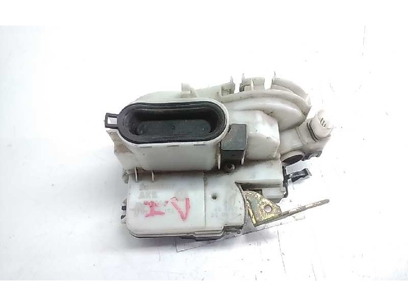 Recambio de cerradura puerta delantera izquierda para volkswagen polo berlina (6n2) trendline referencia OEM IAM 1HM142153  