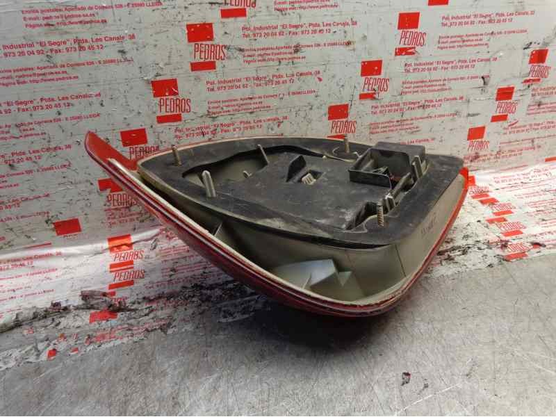 Recambio de piloto trasero derecho para ford fiesta berlina ghia referencia OEM IAM 1044154  