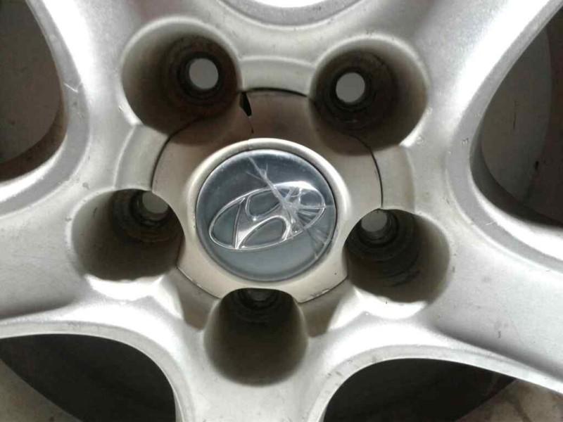 Recambio de llanta aluminio para hyundai santa fe (sm) 2.4 gls referencia OEM IAM 16-5-TORNILLOS ET46 