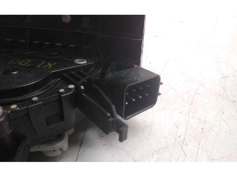 Recambio de cerradura puerta delantera izquierda para ford mondeo berlina (ge) ghia (06.2003) (d) referencia OEM IAM 689081A  