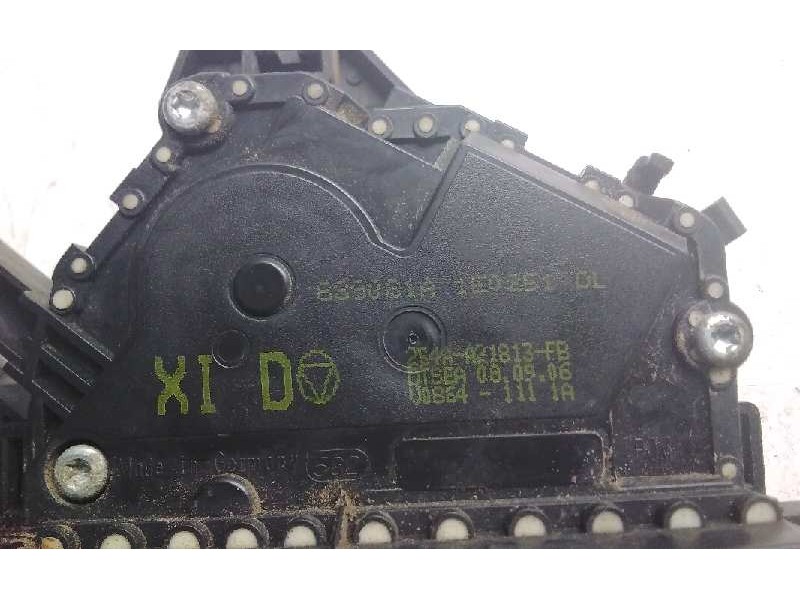 Recambio de cerradura puerta delantera izquierda para ford mondeo berlina (ge) ghia (06.2003) (d) referencia OEM IAM 689081A  