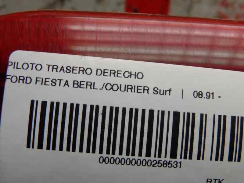 Recambio de piloto trasero derecho para ford fiesta berl./courier surf referencia OEM IAM 7070864  