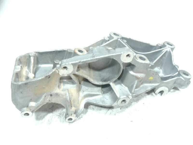 Recambio de soporte alternador para renault trafic caja cerrada dci cat referencia OEM IAM 117109477R  