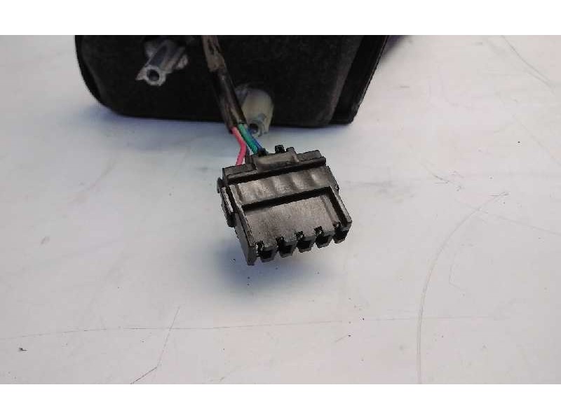 Recambio de retrovisor derecho para citroen saxo 1.1 sx referencia OEM IAM 096143866  