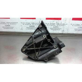 Recambio de soporte bomba inyeccion para citroën saxo 1.5 d seduction referencia OEM IAM   
