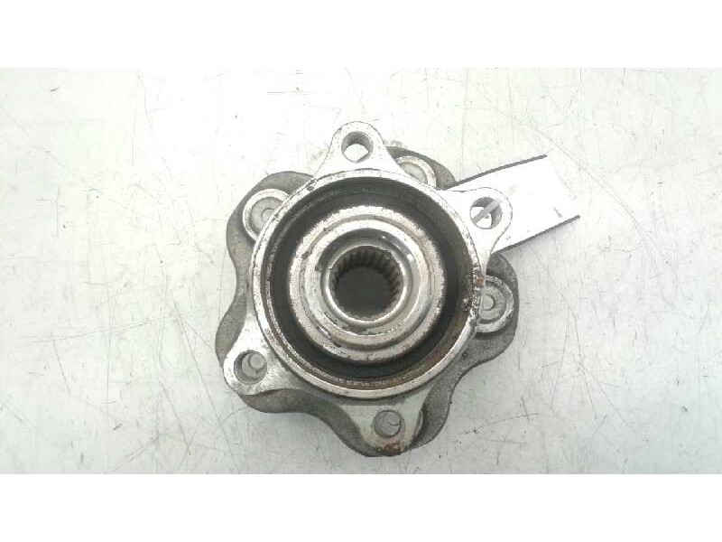 Recambio de buje trasero izquierdo para nissan qashqai (j10) 2.0 16v cat referencia OEM IAM   117835